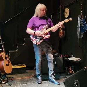 Meet your Posher, Larry